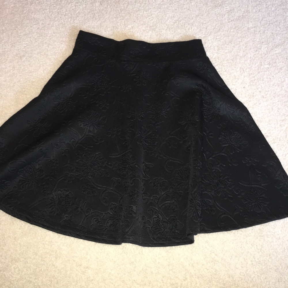 black skater skirt